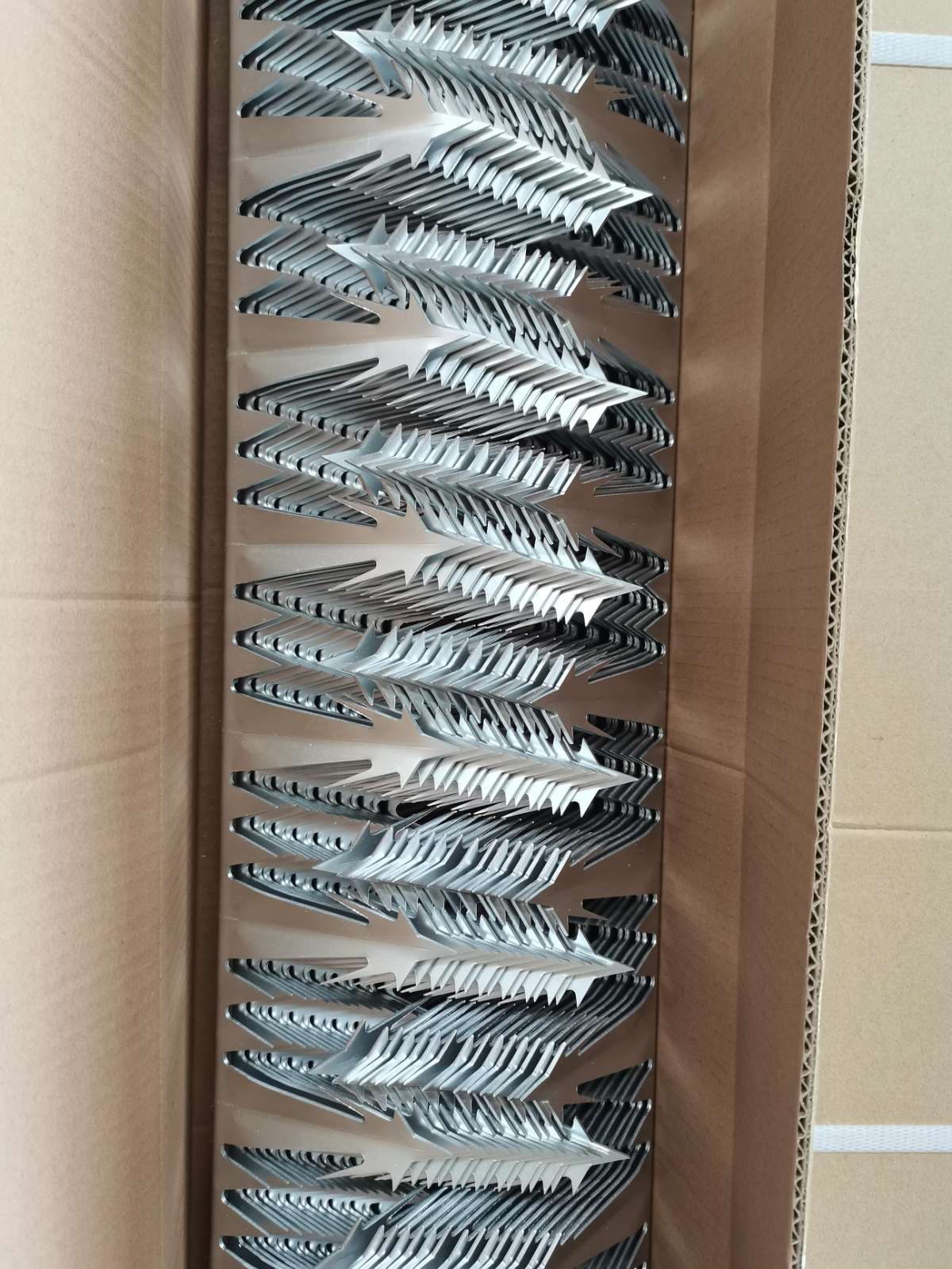 Anti climb Sharp Wall Spike on top of Wall and Fence | Security Spikes ...