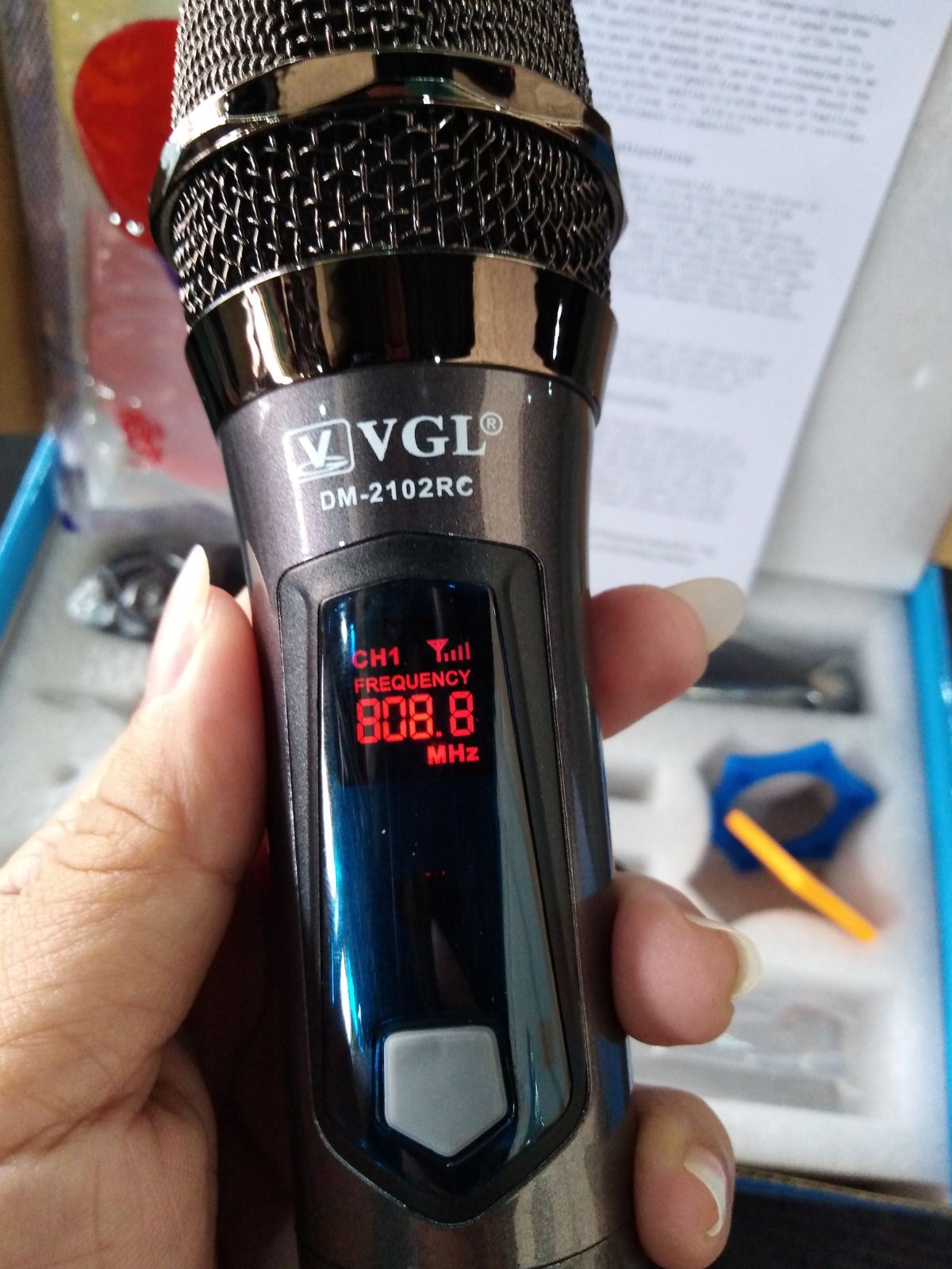 VGL 2N1 WIRELESS RECHARGEABLE MICROPHONE ( DM 2102RC ) | Shopee Philippines