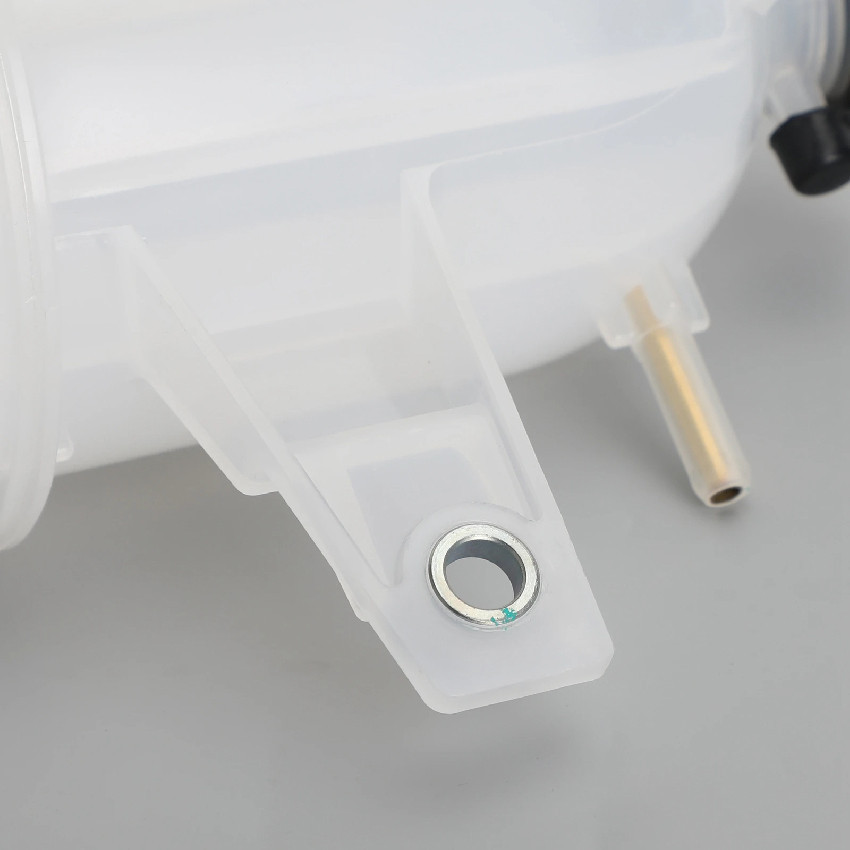 Toyota Hilux/Innova/ Fortuner 2005-2018 Coolant Tank Reservoir Tank ...
