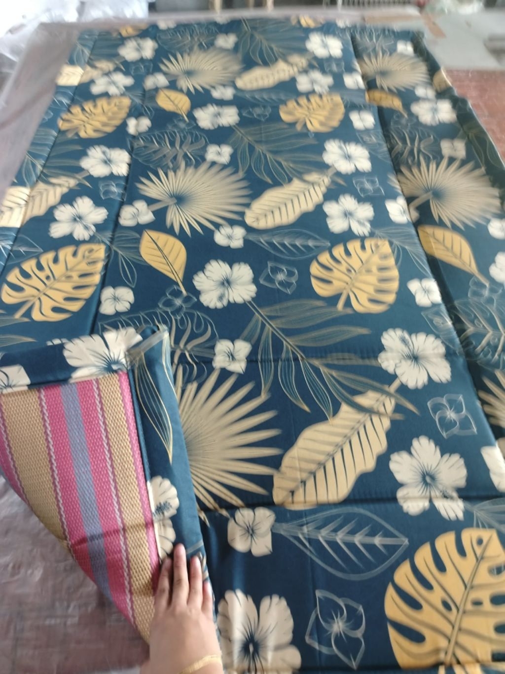FOAM WITH BANIG COVER MATERIAL COMFORTER(Tavel mattress) | Shopee ...