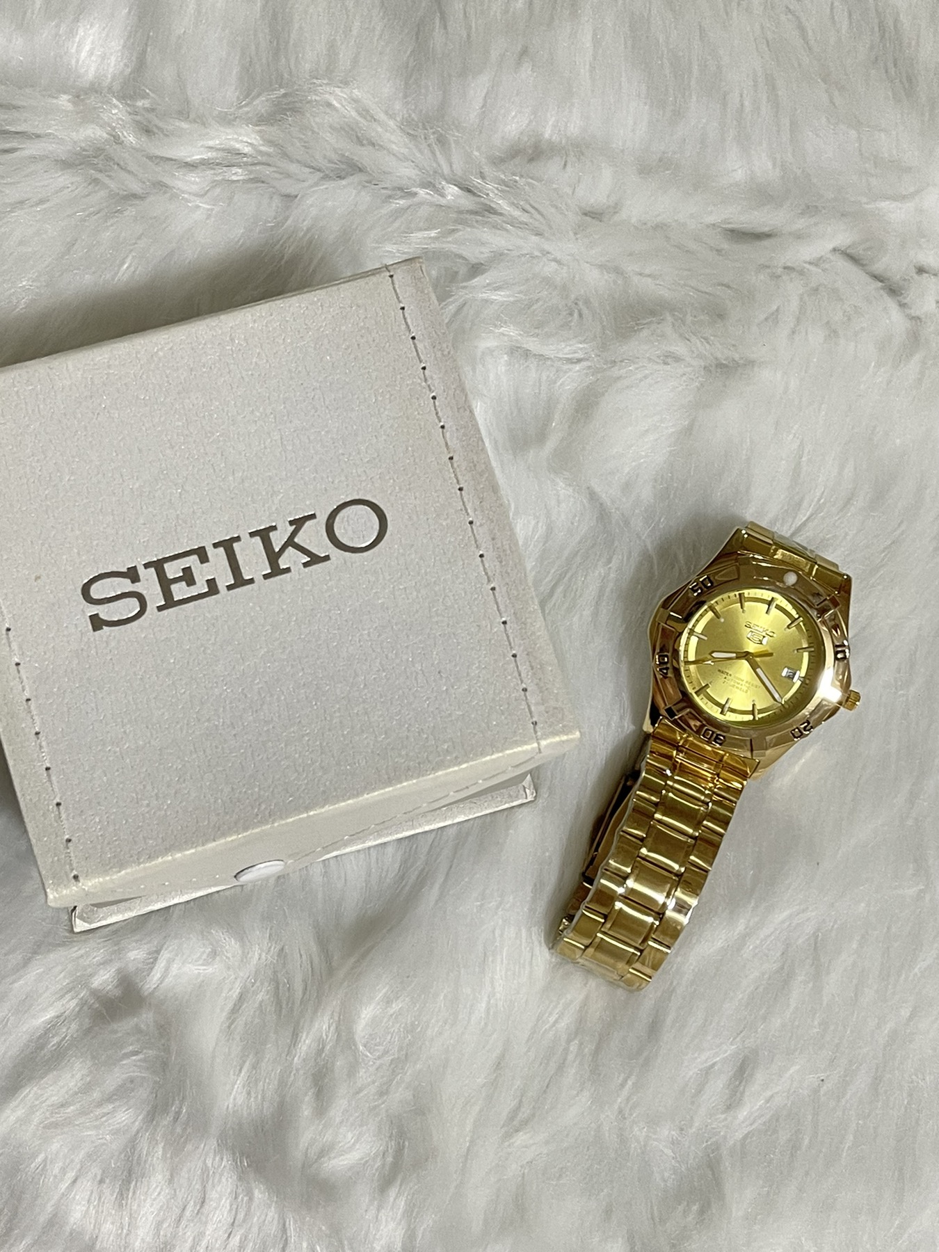 Seiko 5 Watch Automatic Backside view Waterproof Gold 21 jewels With ...