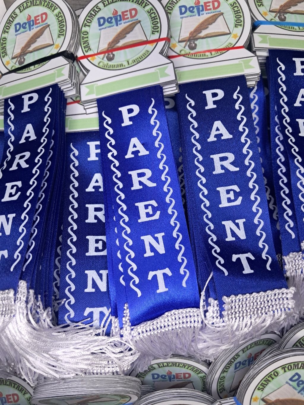 GRADUATION RIBBON COMPLETE SET (LOGO-TUSSLE WITH RIBBON) | Shopee ...