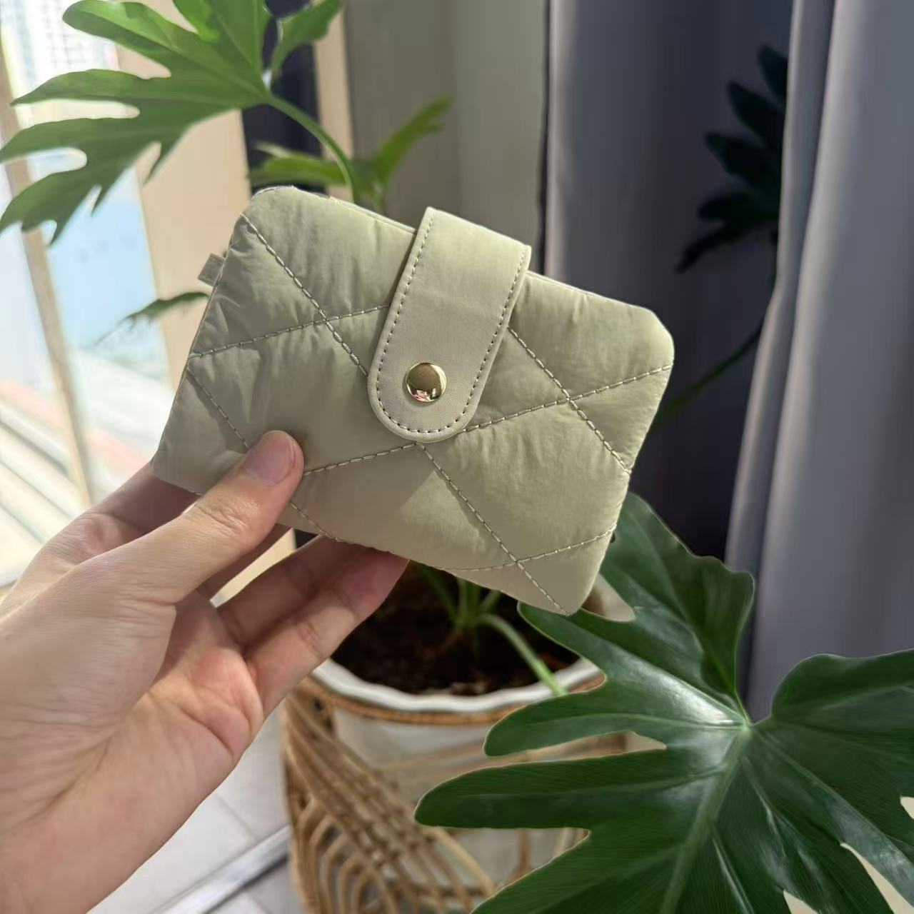 247CLUB Cash&Coin&Card Holder Puffer Wallet With Magnetic Lock Quilted ...