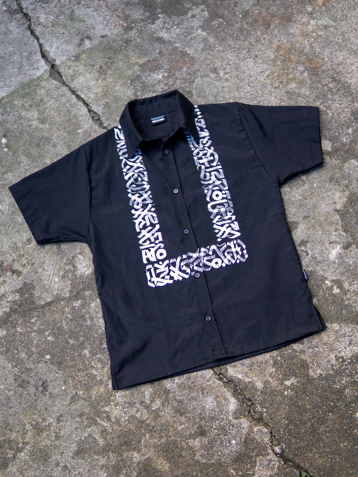 Senioritos® Calligrafitti Button Down Polo 01 | Matte Black | Shopee ...