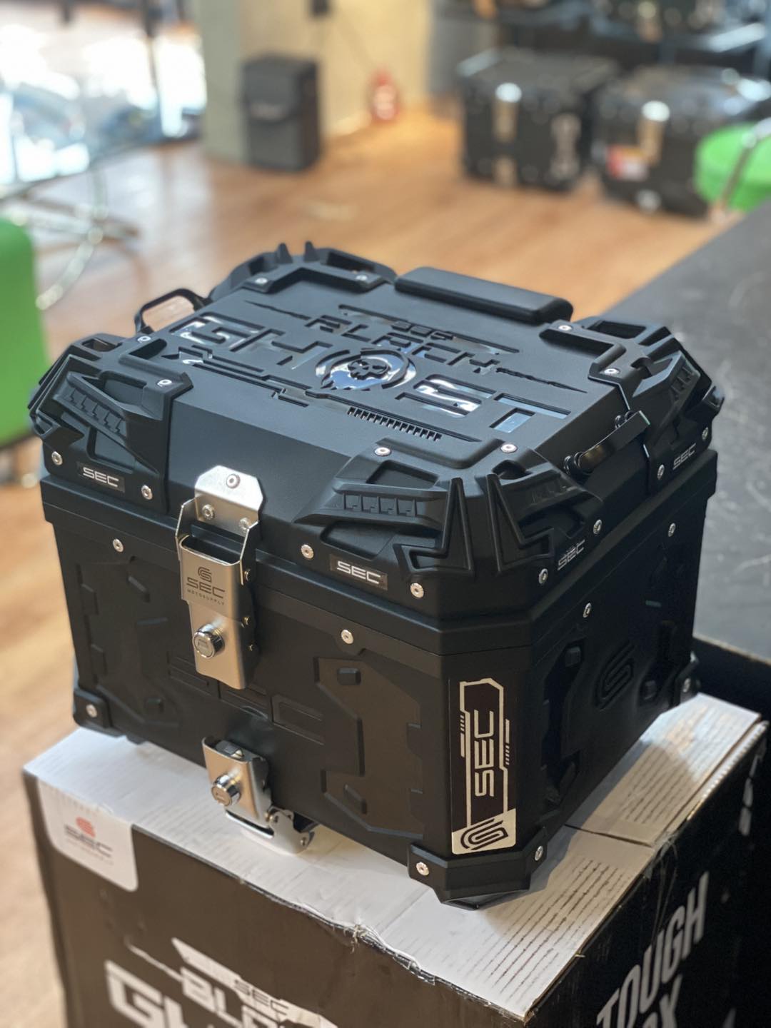 SEC ABS HARD PLASTIC TOP BOX 45 LITERS DUAL LOCK | Shopee Philippines