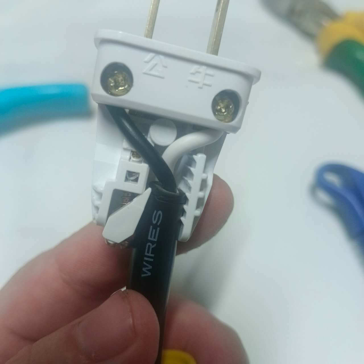 BULL Rewireable Extension Socket C5 4Gang 2500w 10A and C4D 3Gang 4000w ...
