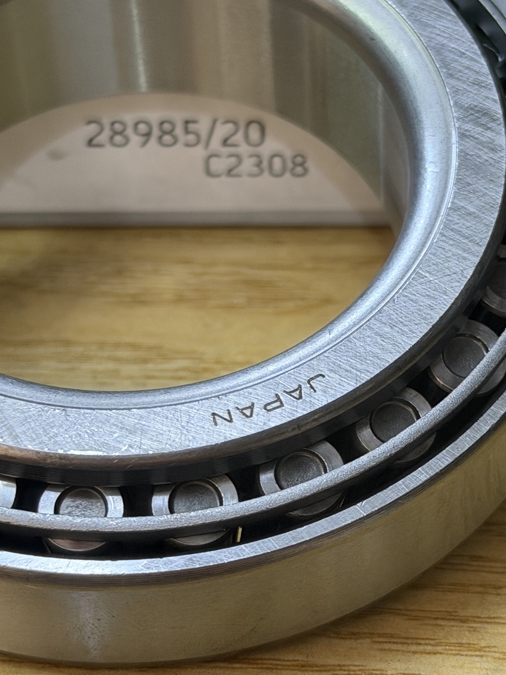 28985/20 , 28584/21 , 28985/21 Tapered roller front wheel bearing ISUZU ...