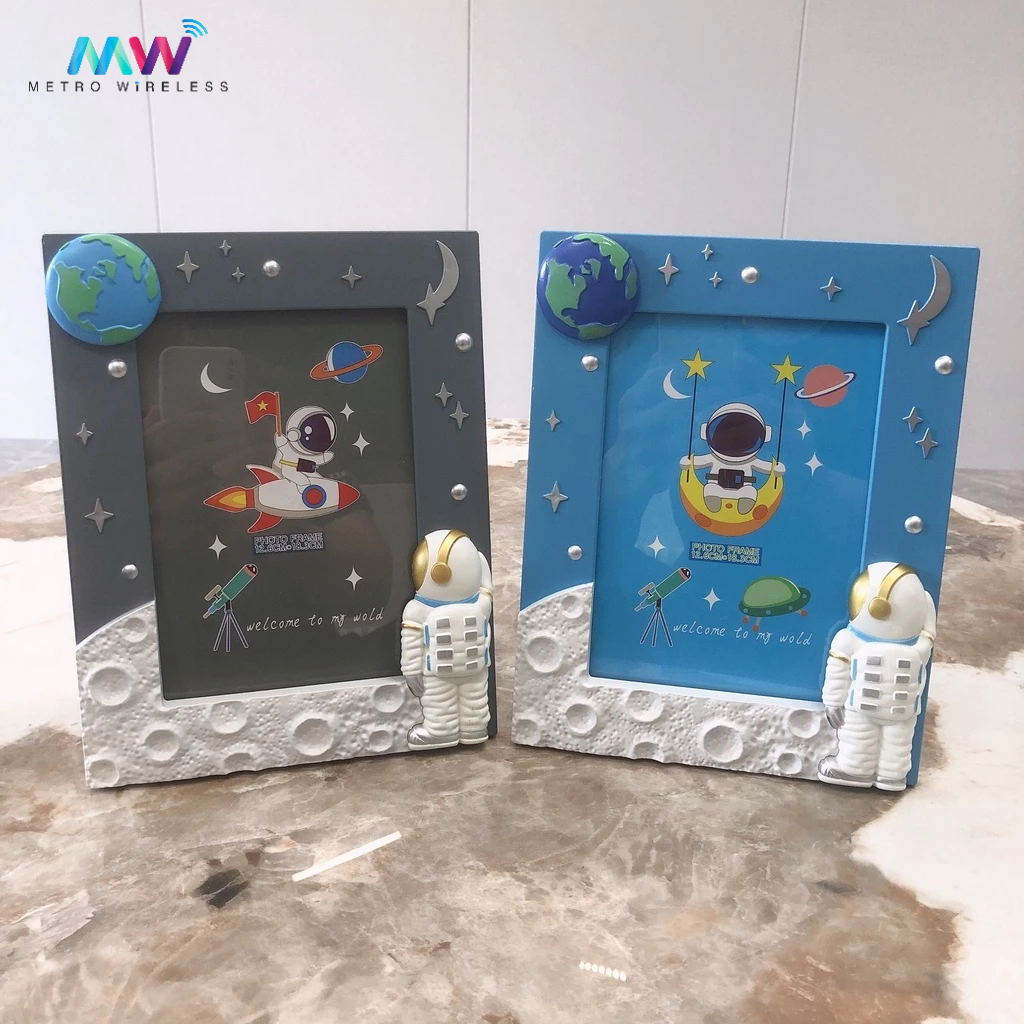 "Astronaut Photo Frame LM7587/LM7588: Cute Aesthetic Picture Frame for ...