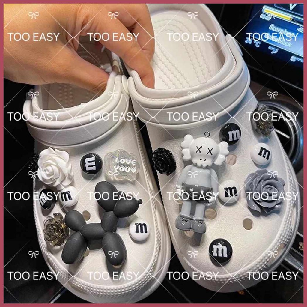 KAWS|lR=set=ly|Jibbitz=VH|Crocs=eq|Pins=F{for