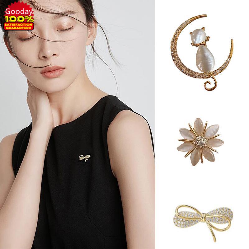 thumbnail image 2 of YAZILIND Rhinestone Airplane Brooch - Elegant Women's Jewelry Pin (3.9x4.5cm) 2 of 13