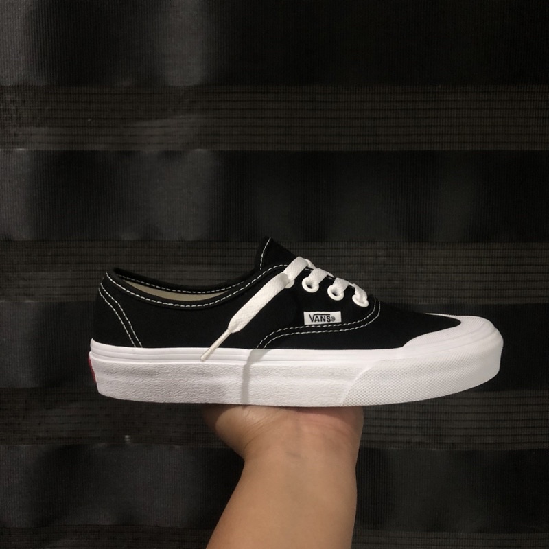 Vans authentic 138 on sale black