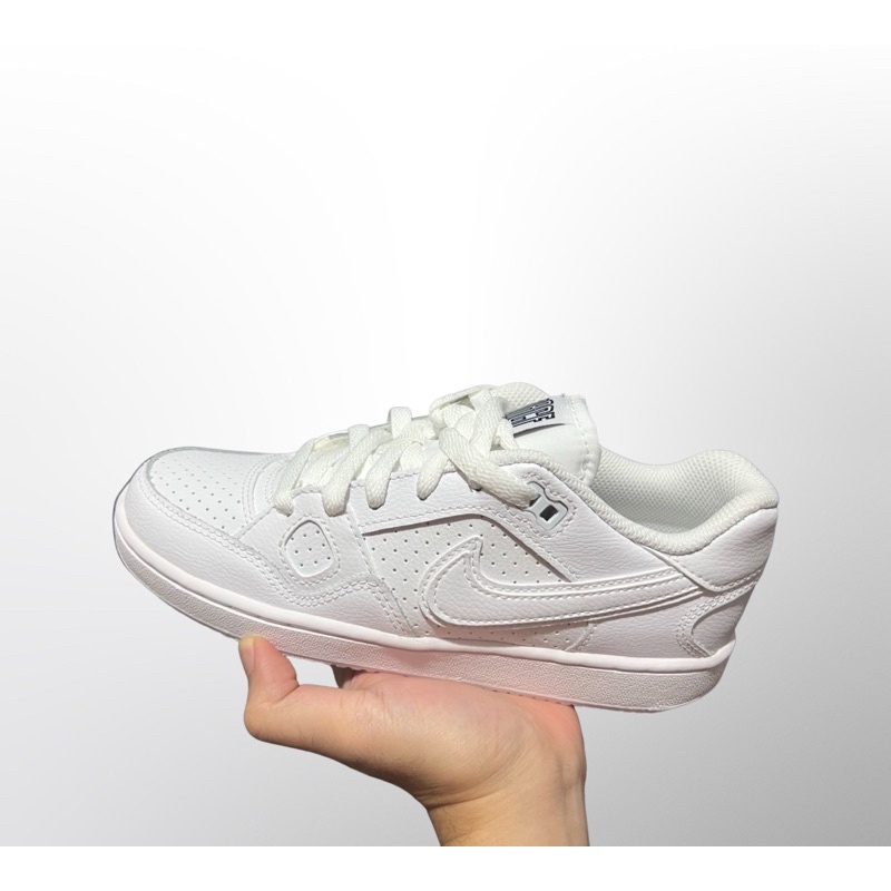 Nike son clearance of force low