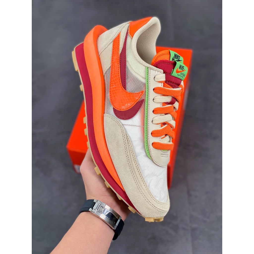 Core private Sacai x Nike LDWaffle 