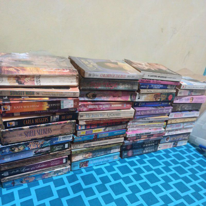 [restock] promo books! 35 each 4 for 100 romance books you can choose ...