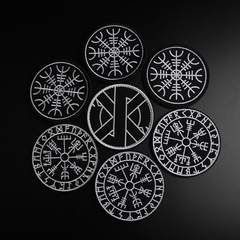 Sacro cuore ricamato con raggera 14x11 cm termoadesivo | vendita online