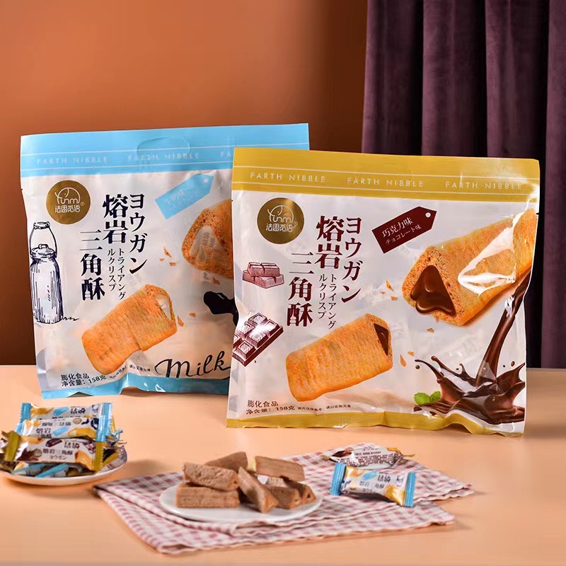 Wafer CRISP Bitsis Triangle Lava Wafers Delicious Crispy Oatmeal