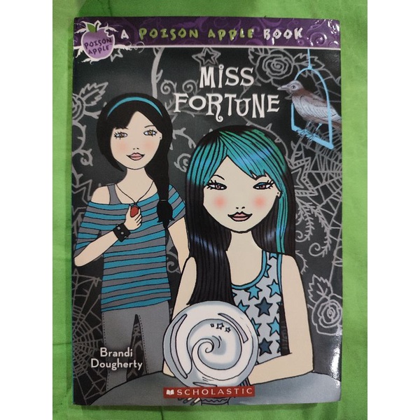 Kalibruhan Scholastic A Poison Apple Book Miss Fortune ( kids