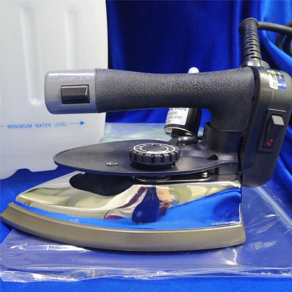 SILVER STAR MODEL ES300 INDUSTRIAL STEAM IRON WITH WATER TANK DEXTROSE