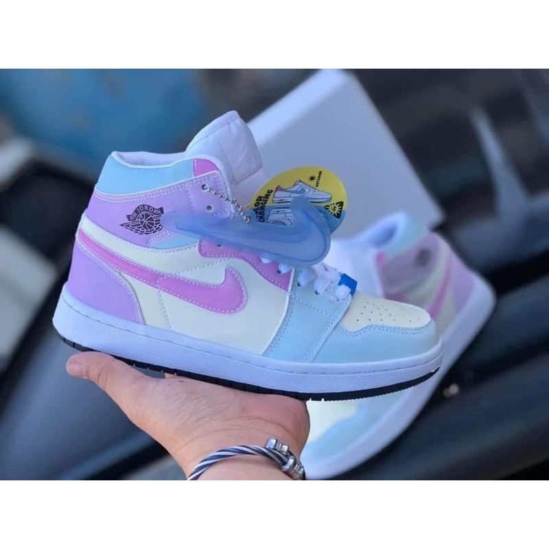 high cut nike shoes ladies