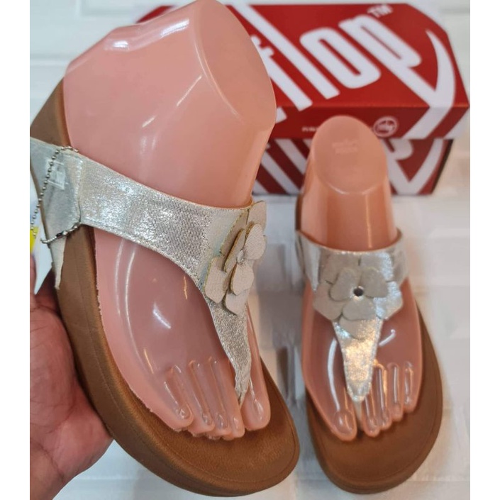 fashion fitflop flower new for women with box and hanger Shopee