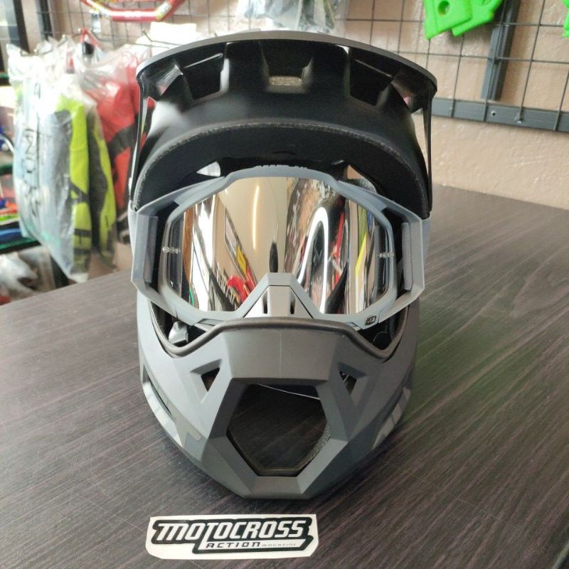 singletrack helmet ii