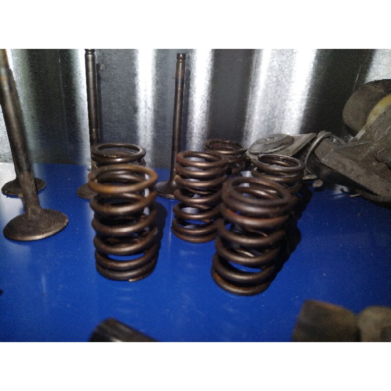 CYLINDER HEAD SPRING FOR SKYDRIVE 125 (2ND HAND) | Shopee Philippines