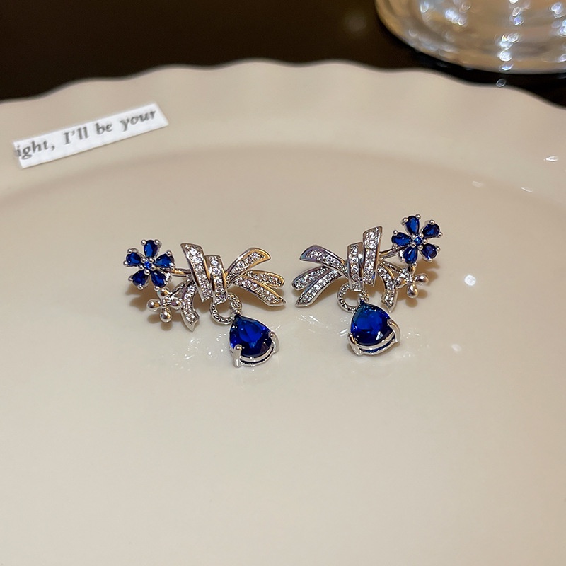 Niche Twisted Rope Knotted Zircon Ear Bone Clip Retro Temperament Simple European And American Ins Style Personality No Pierced Ear Clip Female