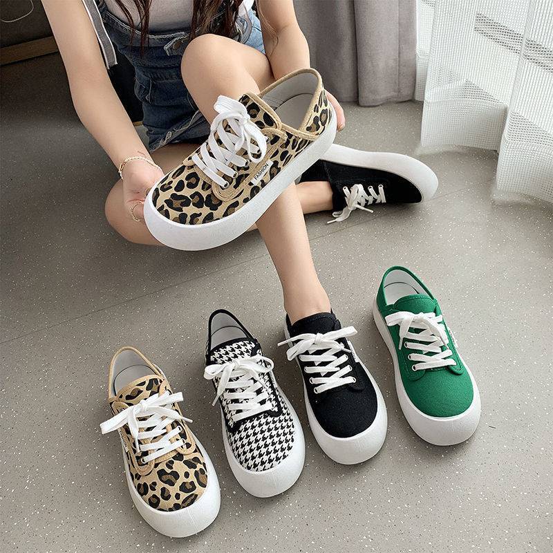 2023 Korean new fashion rubber shoes women white shoes B06