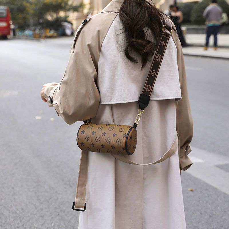 LV This Year's Popular Round Barrel Bags For Autumn And Winter Presbyopic Women  Shoulder Bag