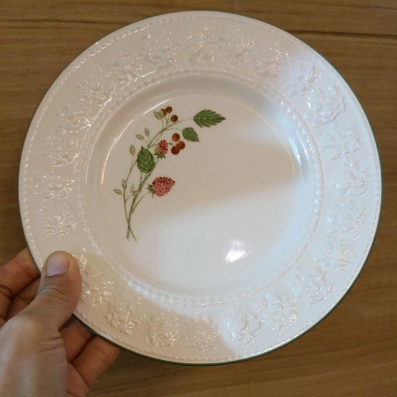Wedgwood Festivity Raspberry Queensware Plates (2pcs) | Shopee Philippines