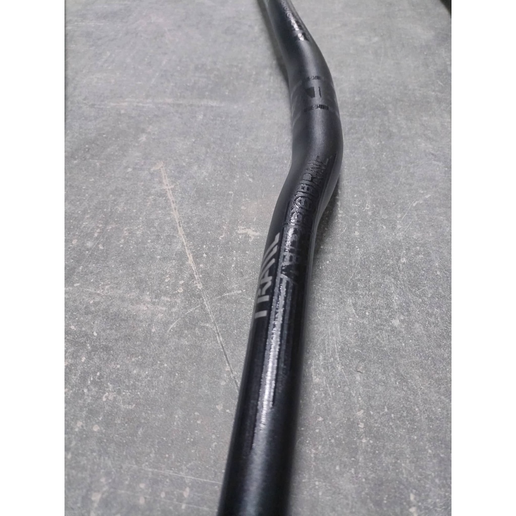 AIRBOURNE ULTRALIGHT HANDLE BAR 31.8 x 800mm Black riser/straight