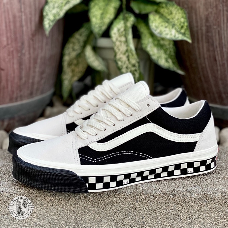 Vans vault marshmallow old on sale skool