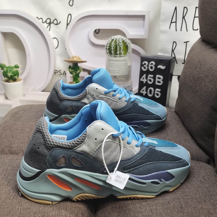 Kanye West x Adidas Yeezy 700 Runner V2 