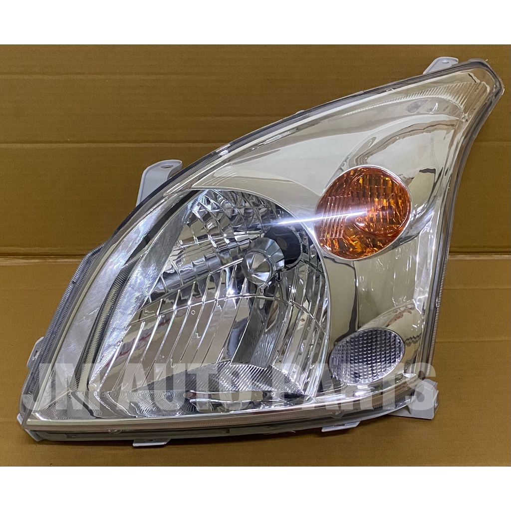 Kubota Tractor Left Side Headlight - Fits M 5000, 6800, 8000, 9000 - 12V 3A011-75710