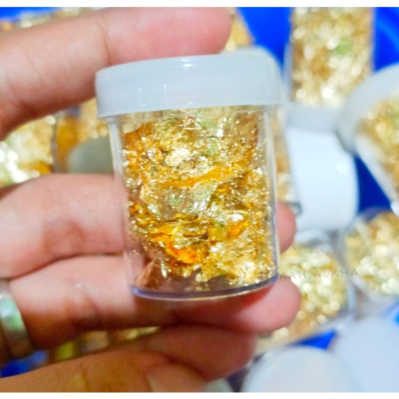 Edible Gold leaf/Gold Flakes/gold sheet (MAKAGEABLE) | Shopee Philippines
