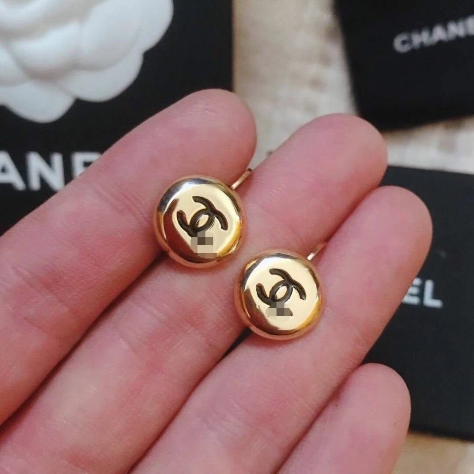 Chanel Online Influencer Small Fragrant Bean Round Earrings Ear Studs