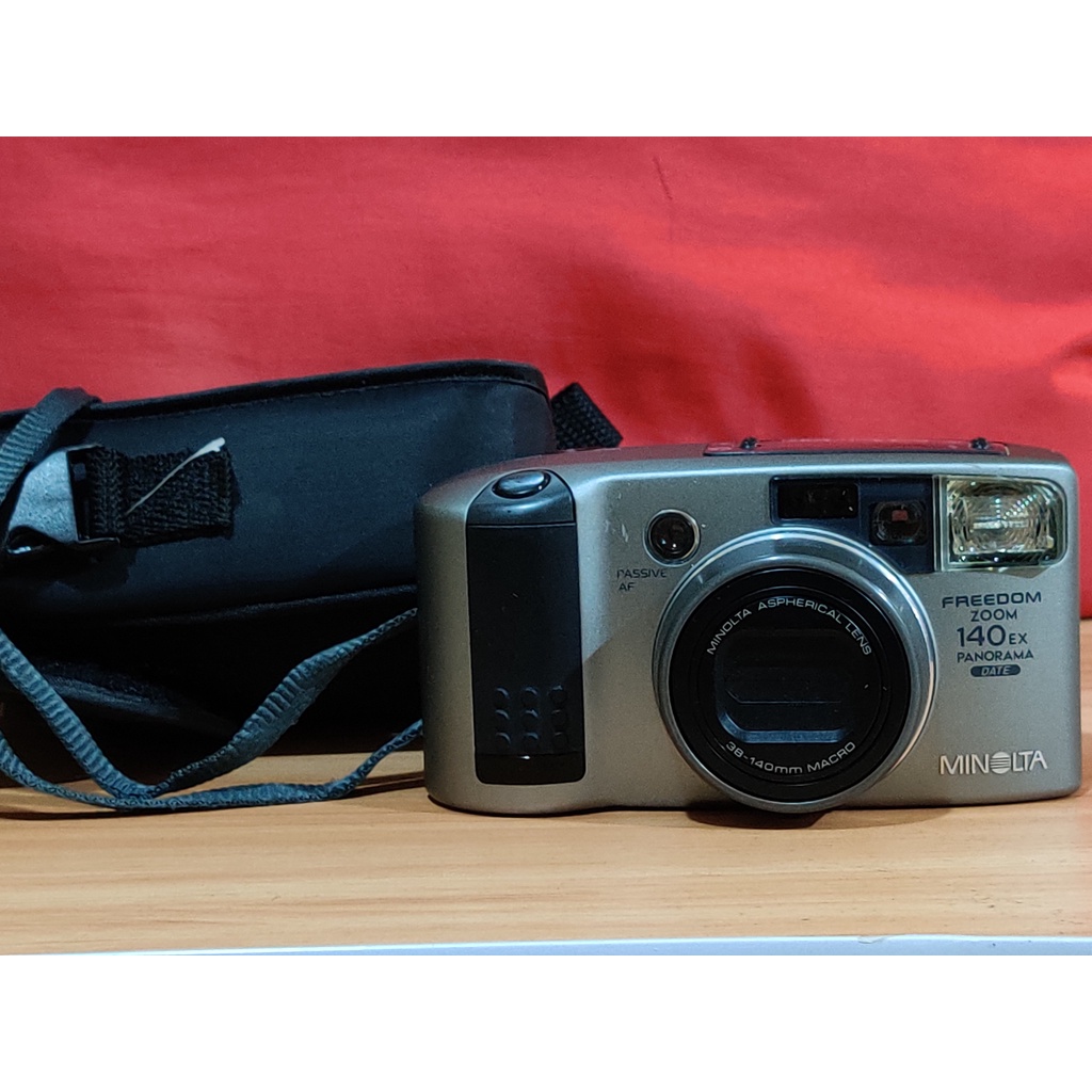 Minolta Freedom Zoom 140 EX 35mm fully featured compact zoom camera