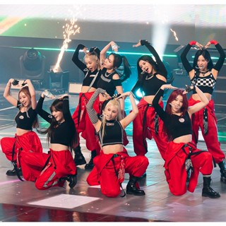 Girls Black Crop Top And 3 4 Pants Set For Hip Hop Dance, Kpop