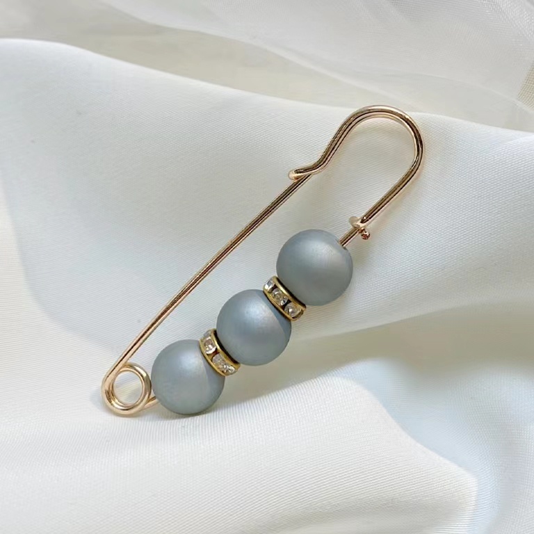 Women's Cute Brooch Fashionable and Versatile Pearl Brooch Collect