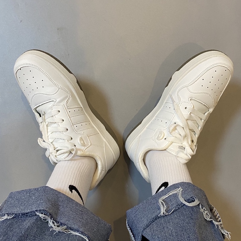 【LaLa】Low cut casual sneakers rubber shoes unisex for women | Shopee ...