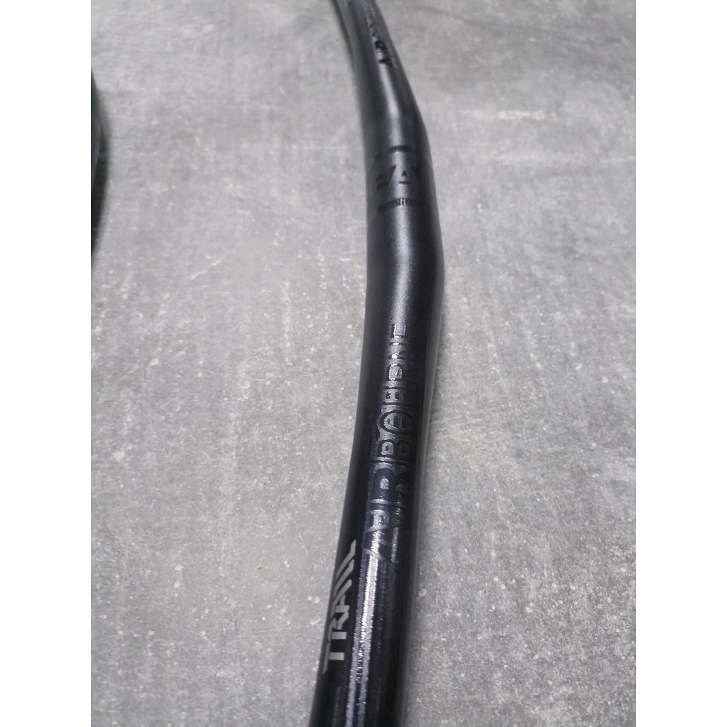 AIRBOURNE ULTRALIGHT HANDLE BAR 31.8 x 800mm Black riser/straight