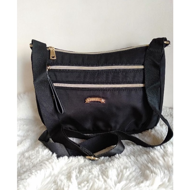 Everlast sling bag shop