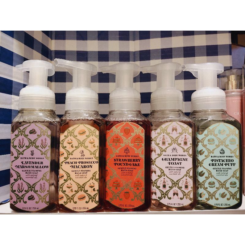 Bath & Body Works BBW Foaming Hand Soap Pistachio cream puff / Lavender