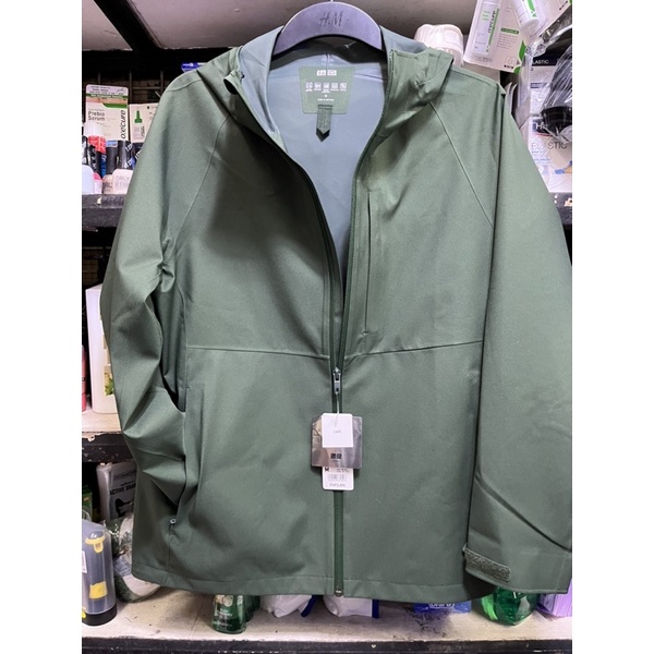 Uniqlo blocktech hotsell parka for winter