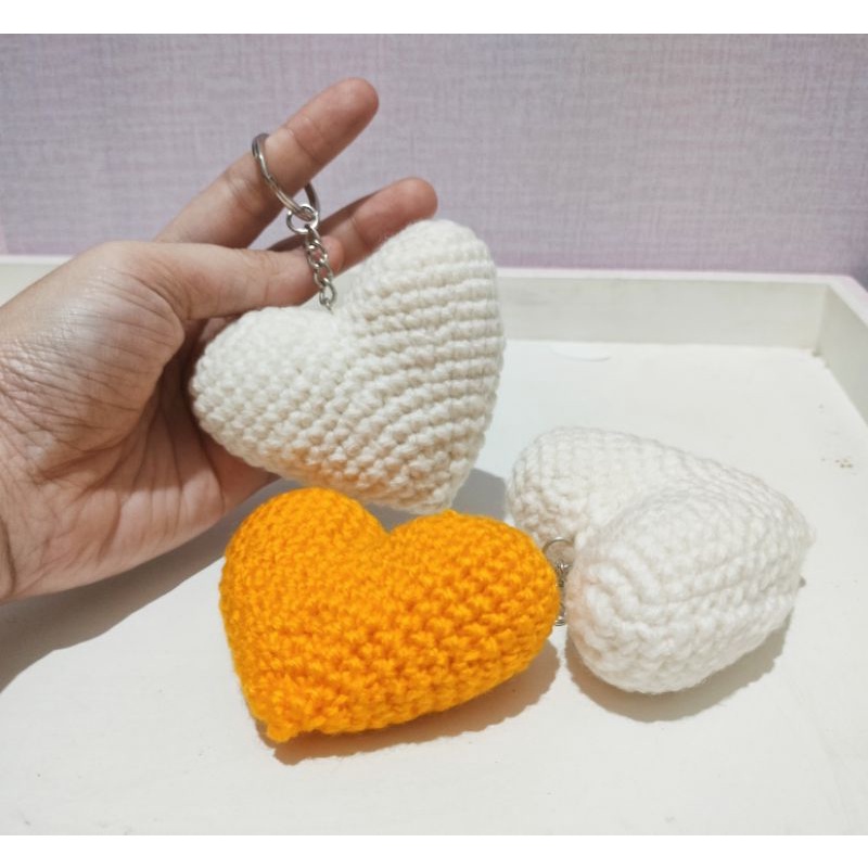 Ghielianee Cute heart crochet keychain. Assorted colors | Shopee ...