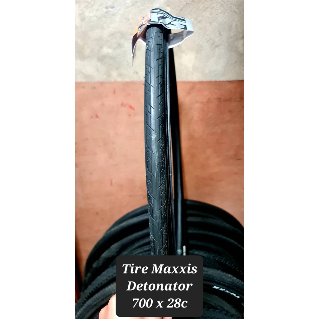 Maxxis Detonator Tire - 700 x 28 Clincher Wire Black main image 1