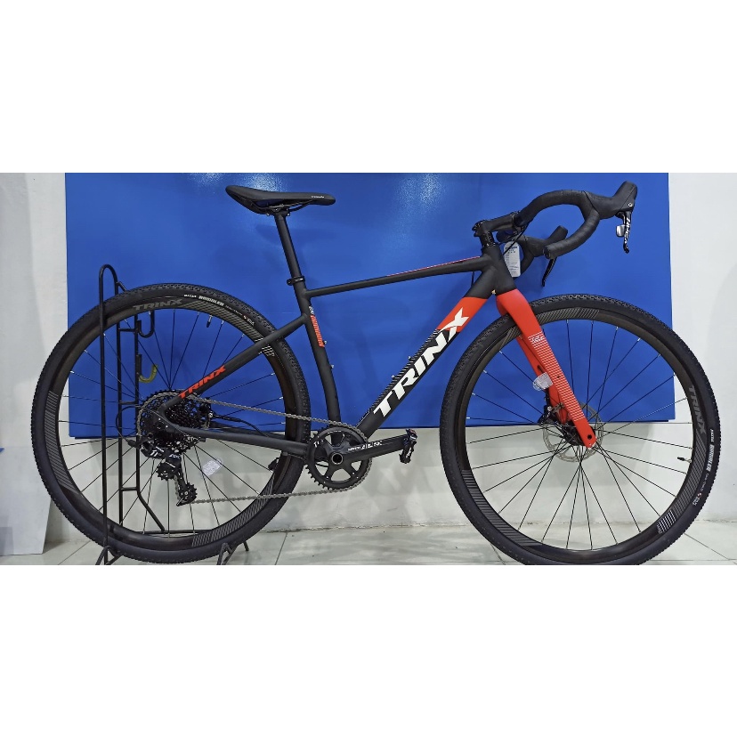 2020 Trinx RISE 2.1 Gravel bike with International model name