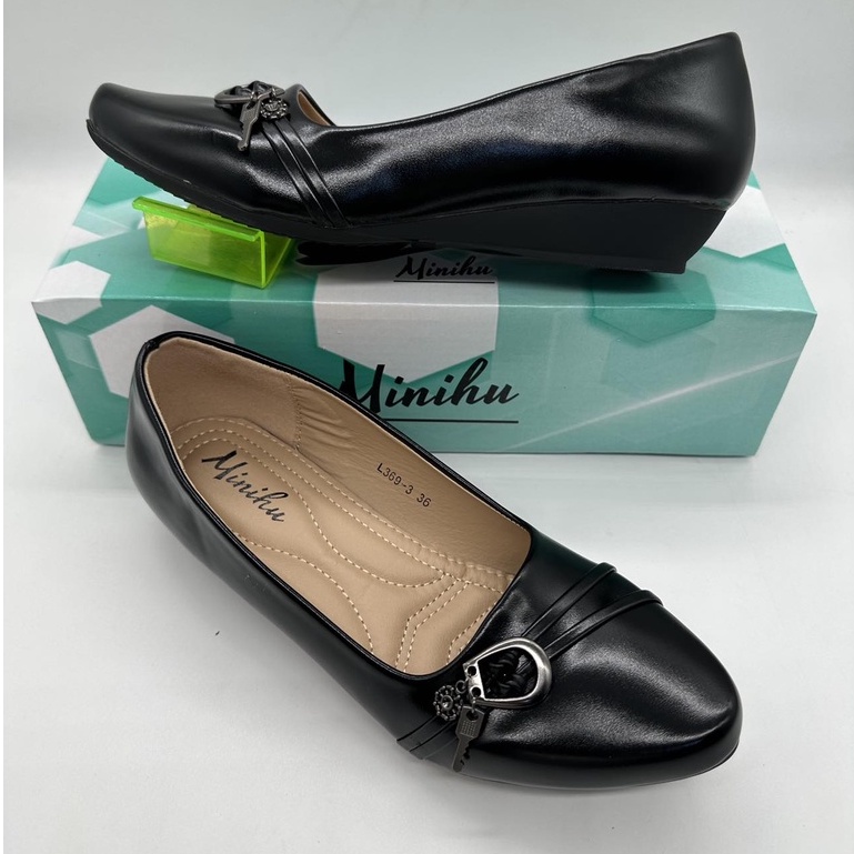 36912Flat women's black leather shoes, medium heel women's shoes