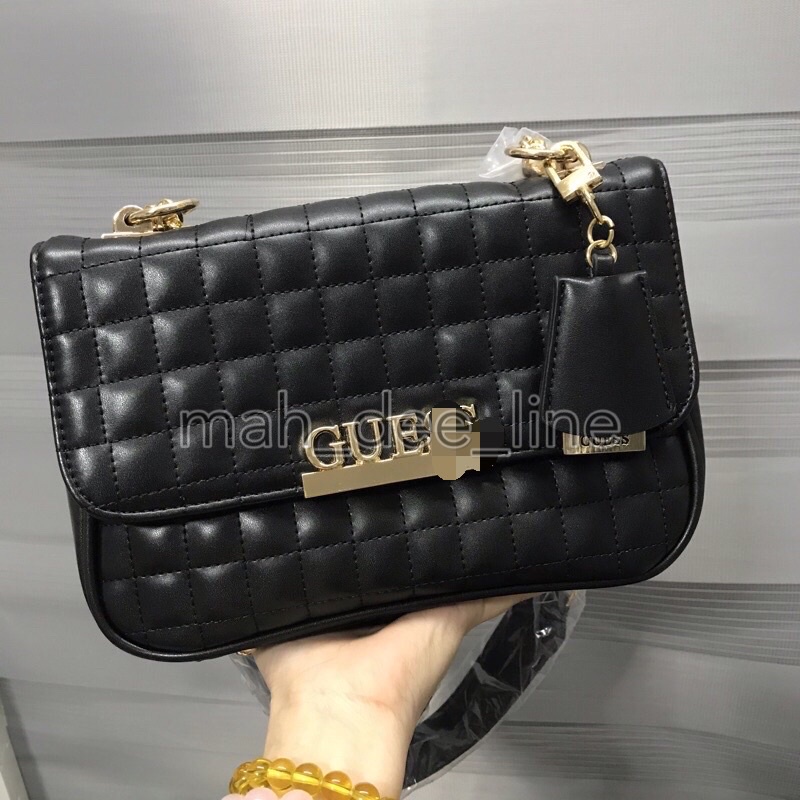 Sac à Main GUESS Matrix Rose En Cuir - Occasion, Taille Moyenne, Style Fourre-tout