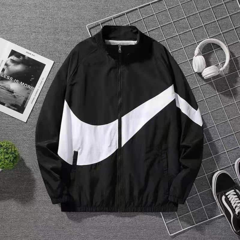 Nike windbreaker best sale big logo